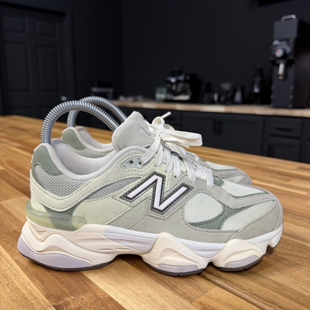 New Balance 9060 Olivine Green Sneakers Big Kids Size 4 Women's 5.5 GC9060EE